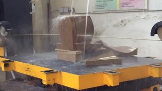 Máquina automática de sierra de hilo de diamante CNC de 5 ejes para cortar y dar forma a bloques de mármol y granito