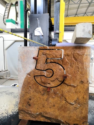 Cortadora de la piedra de la sierra del alambre del CNC de 5 AXIS para formar la losa del mármol del granito
