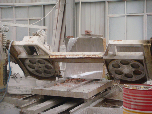 Máquina de corte de piedra circular de losas CNC de alta velocidad