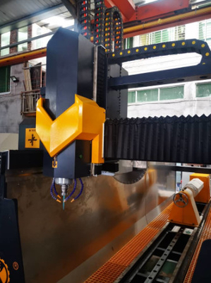 Máquina de tallado de columnas CNC de 4 ejes de alta precisión 7.5kw