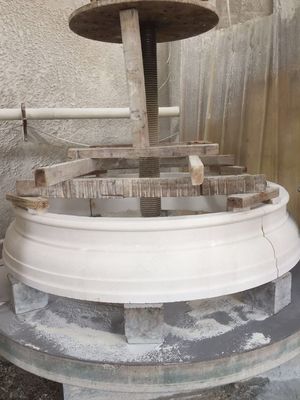 Máquina de perfilado de columna de tapa y base de alta fuerza de corte