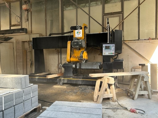Dos máquinas de corte de columna de baluster con alta fuerza de corte y motor principal de 7.5kw