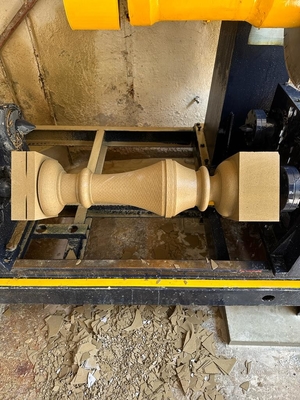 Dos máquinas de corte de columna de baluster con alta fuerza de corte y motor principal de 7.5kw