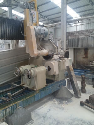 Precisión de dos piezas de columna de metal máquina de corte para bloqueo de carretera, pilar