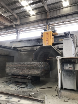 Consumo de agua 15m3/h Máquina de corte de bloques para granito y mármol potencia bruta 57/67kw