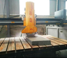 Máquina de corte CNC de placas de piedra de puente infrarrojo de precisión