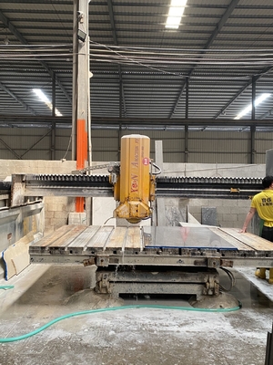Máquina automática de corte de puentes con sistema de seguridad de alimentación de corriente alterna y diámetro de la hoja de 2200-2800 mm