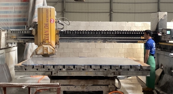 Máquina automática de corte de puentes con sistema de seguridad de alimentación de corriente alterna y diámetro de la hoja de 2200-2800 mm