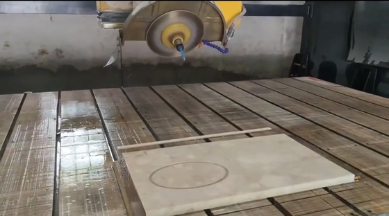 Máquina de corte de puente de sistema CNC de enlace de 5 ejes con función de memoria para apagar la energía