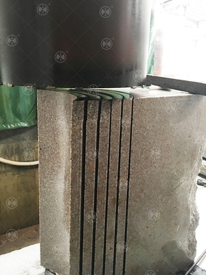 Máquina de corte de piedra de cuatro cilindros de alta eficiencia para la losa de columna