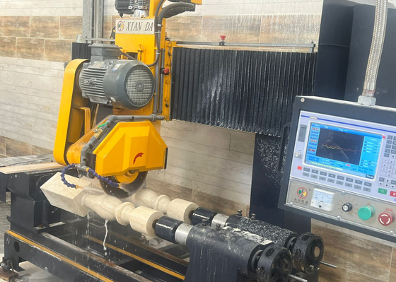 CNC / PLC Dos PCs Máquina de corte de baluster para el poste del rey, bloqueo de carretera