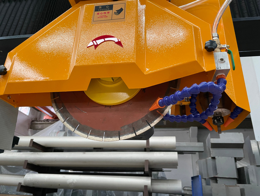 Máquina de corte de sierra de puente Xianda para perfilar movimiento automático de la mesa