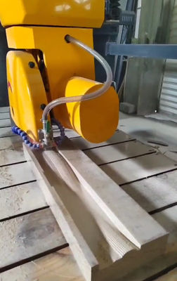 Máquina de corte de sierra de puente de 5 ejes con movimiento automático de la mesa