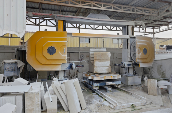 Máquina CNC de piedra de alambre de diamante monocerrado para formas especiales