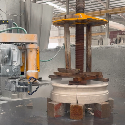 Máquina de perfilado CNC de columna y base para moldear y cortar con precisión