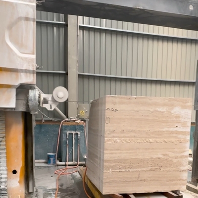 Potente máquina CNC para cortar con precisión y rapidez