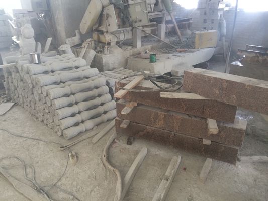 Máquina de corte de baluster de alta eficiencia 4PCS con control PLC / CNC y diámetro de procesamiento máximo de 500 mm para la piedra