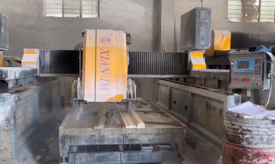 Máquina de corte y fresado lineal de alta precisión de tipo puente de piedra controlada por CNC para perfilar mármol/granito