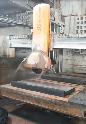 La mejor máquina cortadora de puentes infrarroja de 3 ejes para el procesamiento de piedra
