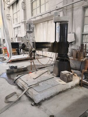 Máquina de perforación para lápidas, linternas de piedra, fregadero.