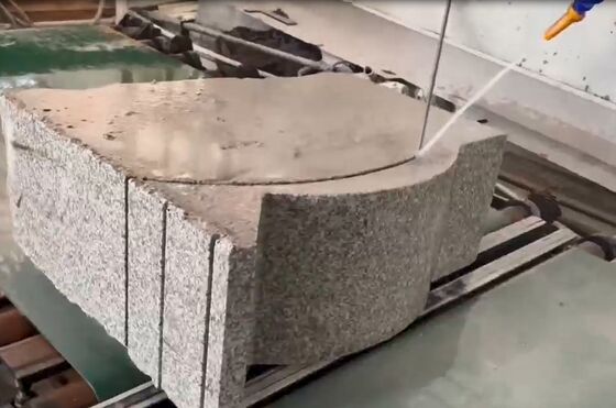 Máquina de sierra de alambre CNC vertical para acera curvada