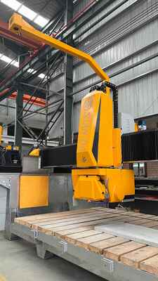 Máquina de corte de piedra de puente inteligente de 4 ejes con hoja de sierra de 600 mm Sistema CNC de gama alta para procesar losas de mármol de granito