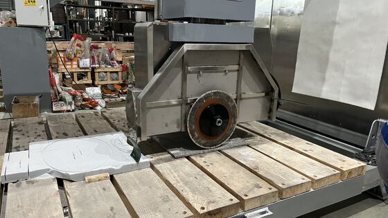 Cortador de piedra de puente de 5 ejes con sistema DDX italiano 900 mm hoja de sierra y precisión de corte ± 0,1 mm