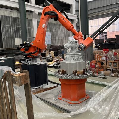 Máquina de corte de piedra de robot CNC de 6 ejes con control interpolado y tabla giratoria opcional de 7 e eje para tallado de precisión
