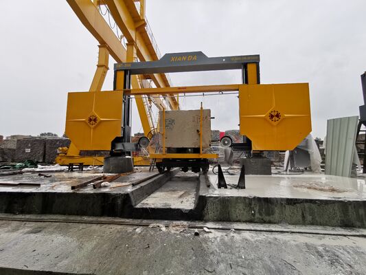 Máquina de corte de alambre de diamante con control PLC y accionamiento de tornillo síncrono para división de bloques de mármol y granito de 3000×3000×1500 mm
