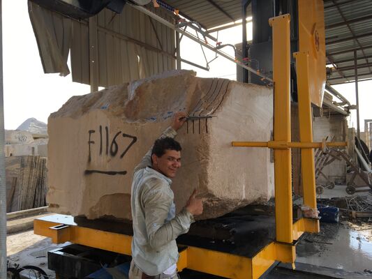 Máquina de corte de alambre de diamante con control PLC y accionamiento de tornillo síncrono para división de bloques de mármol y granito de 3000×3000×1500 mm