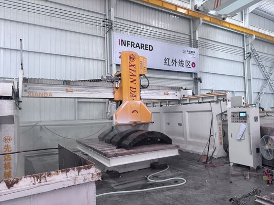 Máquina de corte de bloque medio de cuatro columnas de alta velocidad con 29/37kw de potencia bruta para corte de precisión