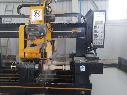 Máquina de corte de baluster de alta eficiencia 4PCS con diámetro de procesamiento máximo de 500 mm y control PLC / CNC para la elaboración de piedra de precisión