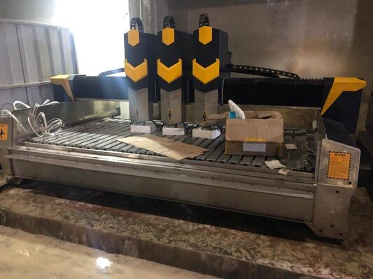 Máquina de tallado de piedra CNC con precisión de 0,02 mm, velocidad del aire de 15 m / min y energía eléctrica para piedra pavimentada táctil
