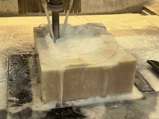 Máquina de tallado de piedra industrial de 5 ejes CNC FAEM-3320, procesamiento rápido para la figura humana de Buda 3D y la escultura de monumentos