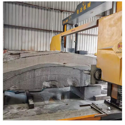 Máquina cortadora de sierra de alambre de diamante móvil de pórtico industrial para la fabricación de bloques de granito