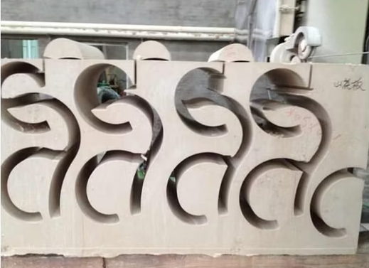 XIANDA CNC-2500SA Máquina de sierra de alambre de diamante CNC de alta precisión con capacidad de carga de 20 toneladas y mesa giratoria servo de 360 grados para perfilar piedra