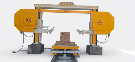 Discovery 4 Máquina de sierra de alambre de diamante CNC con mesa de trabajo servo accionada a 360 ° y velocidad de corte de 20-40 M/S para el corte de piedra de precisión