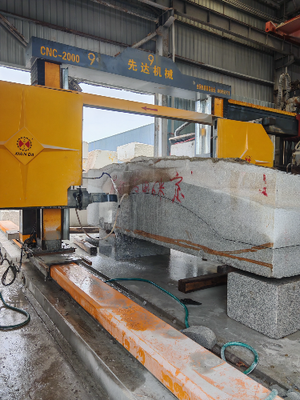 Máquina de sierra de alambre CNC móvil de pórtico con cuatro volantes para cortar bloques de piedra grandes 3500 × 3500 × 2200 mm