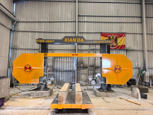 Máquina de sierra de alambre de diamante CNC DTWS-2000SA con alta precisión de corte y rotación de 360° para perfilado de piedra
