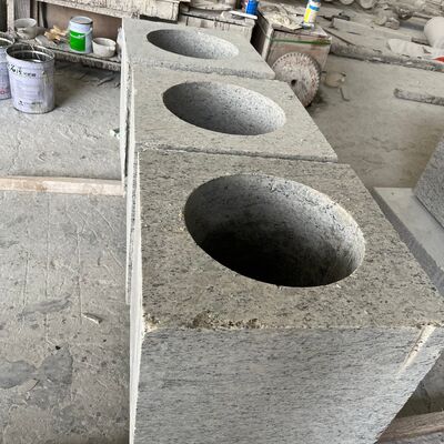 Máquina vertical CNC de sierra de alambre de diamante con rotación de 360 ° en el eje A y motor principal de imán permanente para el perfilado de piedra de 2300 mm