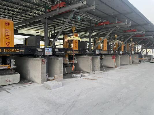 Máquina de corte y fresado lineal de tipo puente CNC con sistema CNC de 3 ejes para una longitud de procesamiento máxima de 3500 mm y certificación CE ISO9001
