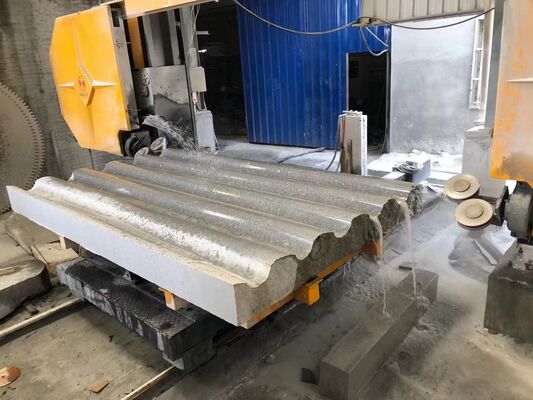 Máquina CNC para cortar formas 2D y perfilar piedra